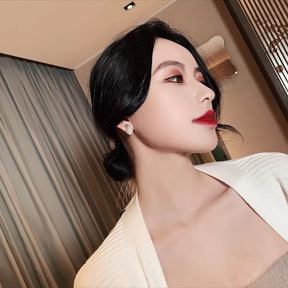 Small pearl pineapple earrings white and gold - Picture 2 of 4